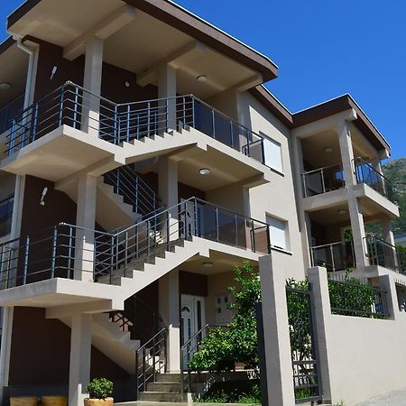 Apartments Md Lux 2 Sutomore Bagian luar foto